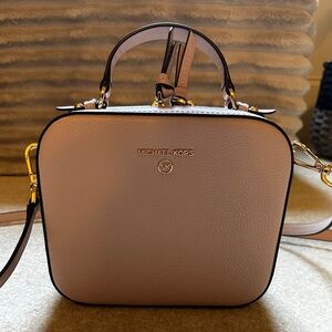 Michael Kors Purse / Crossbody